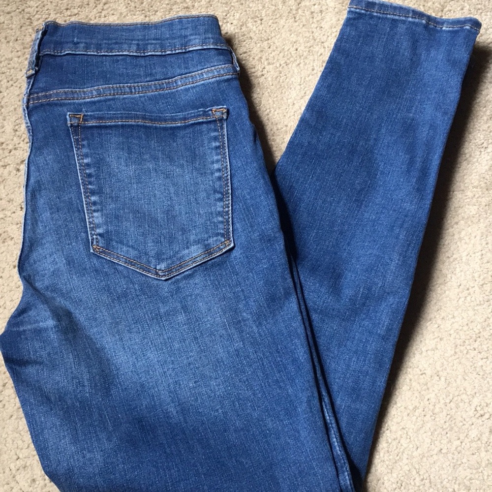 Gap true skinny sculpting jeans size 28 short